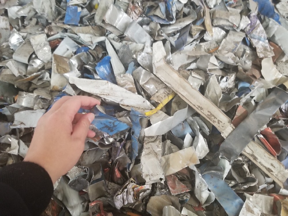 湖北客户购买朝辉机械的金属撕碎机现场