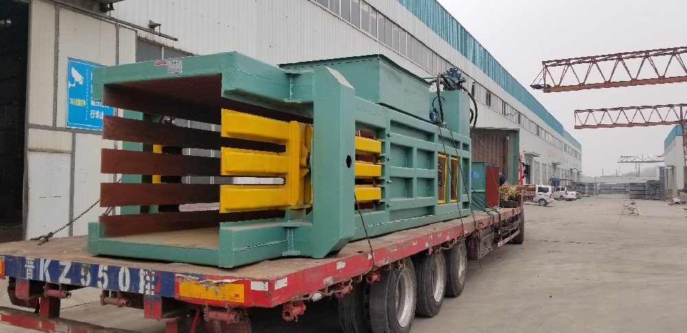 朝辉机械发往江西的废纸打包机现场