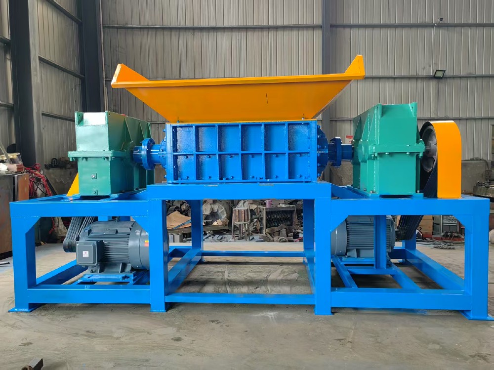 判断废钢金属撕碎机超负荷工作的方法